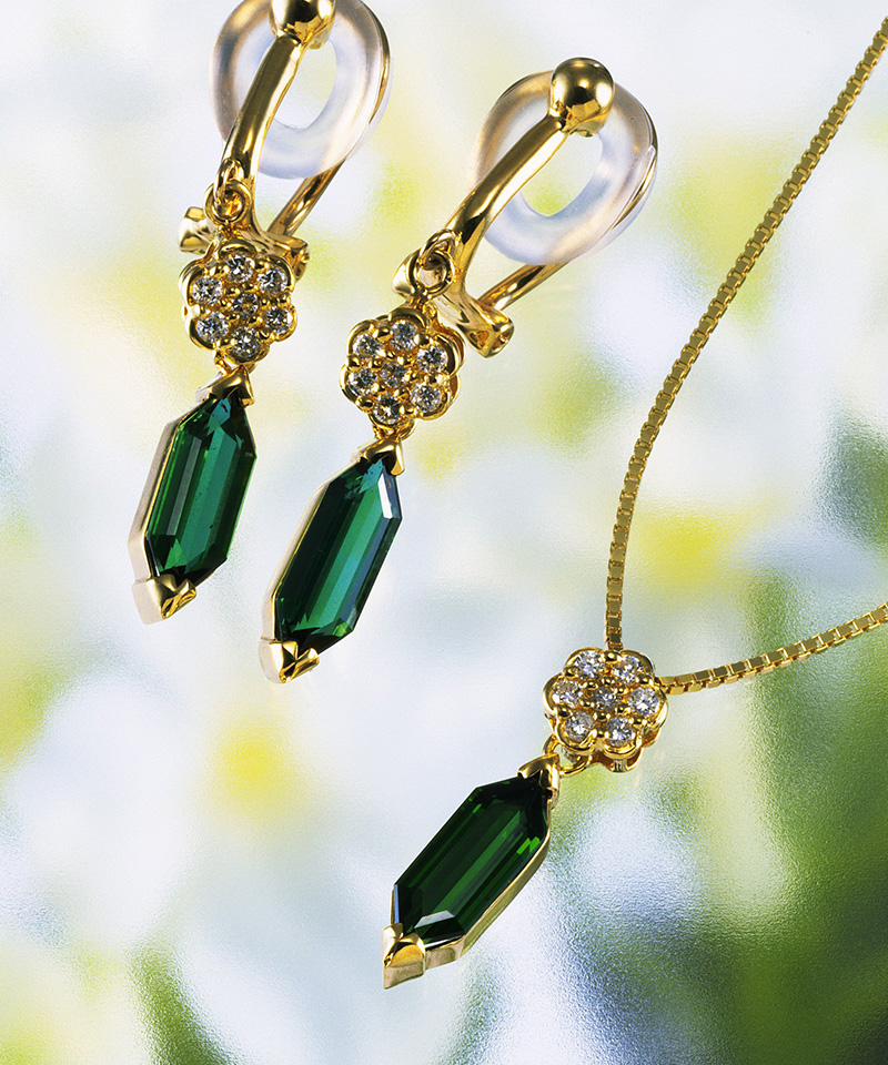 エメラルドネックレス・ピアス K18買取実績